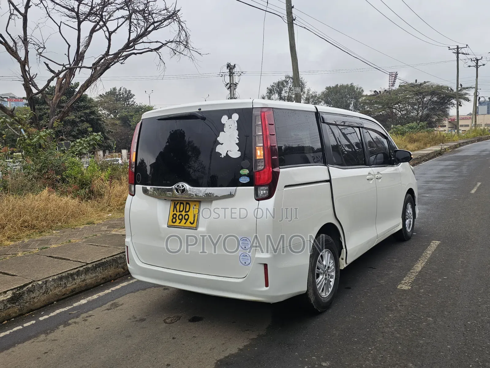 Toyota Noah 2014 White