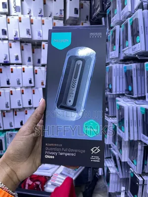 iPhone 18 Pro Max Privacy Protector