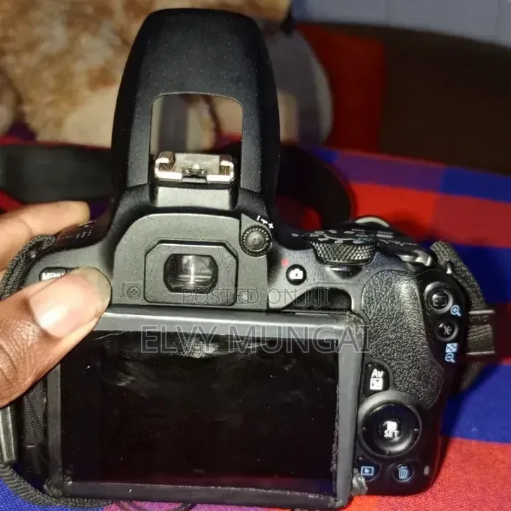 Canon EOS 200D (SL2) DSLR Camera – Excellent Condition