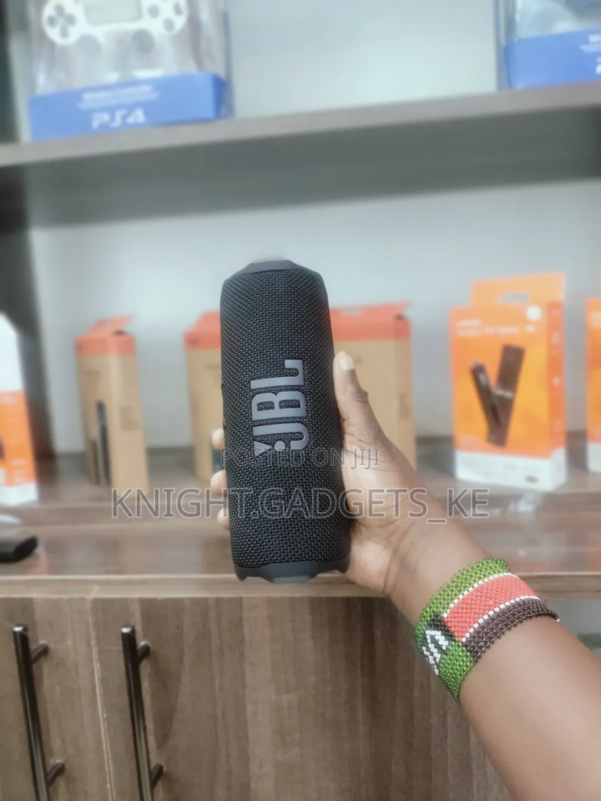 JBL Flip 7 
! 