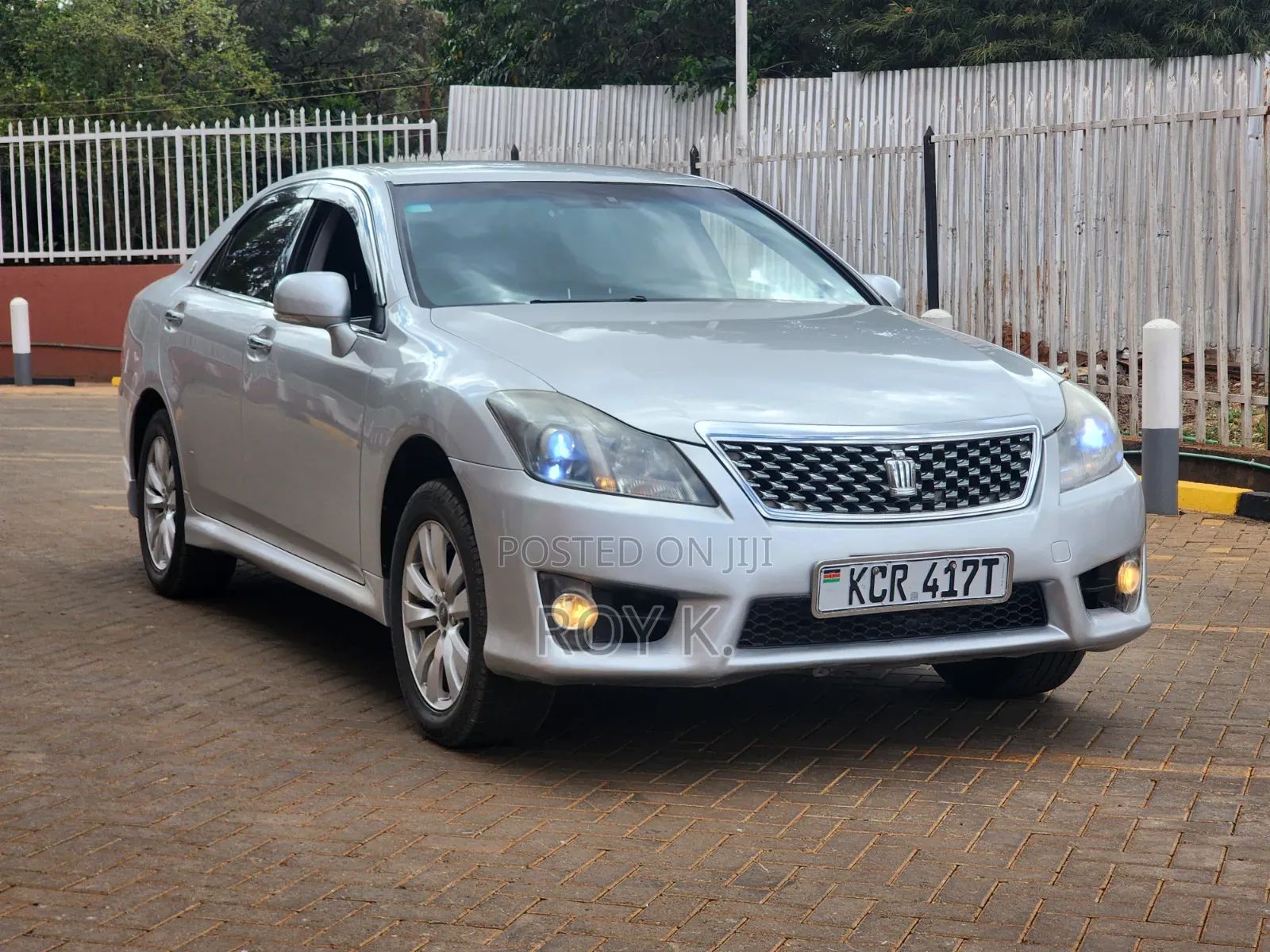Toyota Crown 2011 Silver