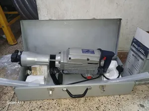 Freevel Demolition Breaker DB 1450-30, a 1450W Heavy-Duty