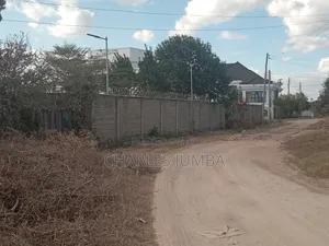 1/4 Plot in Chuna Estate