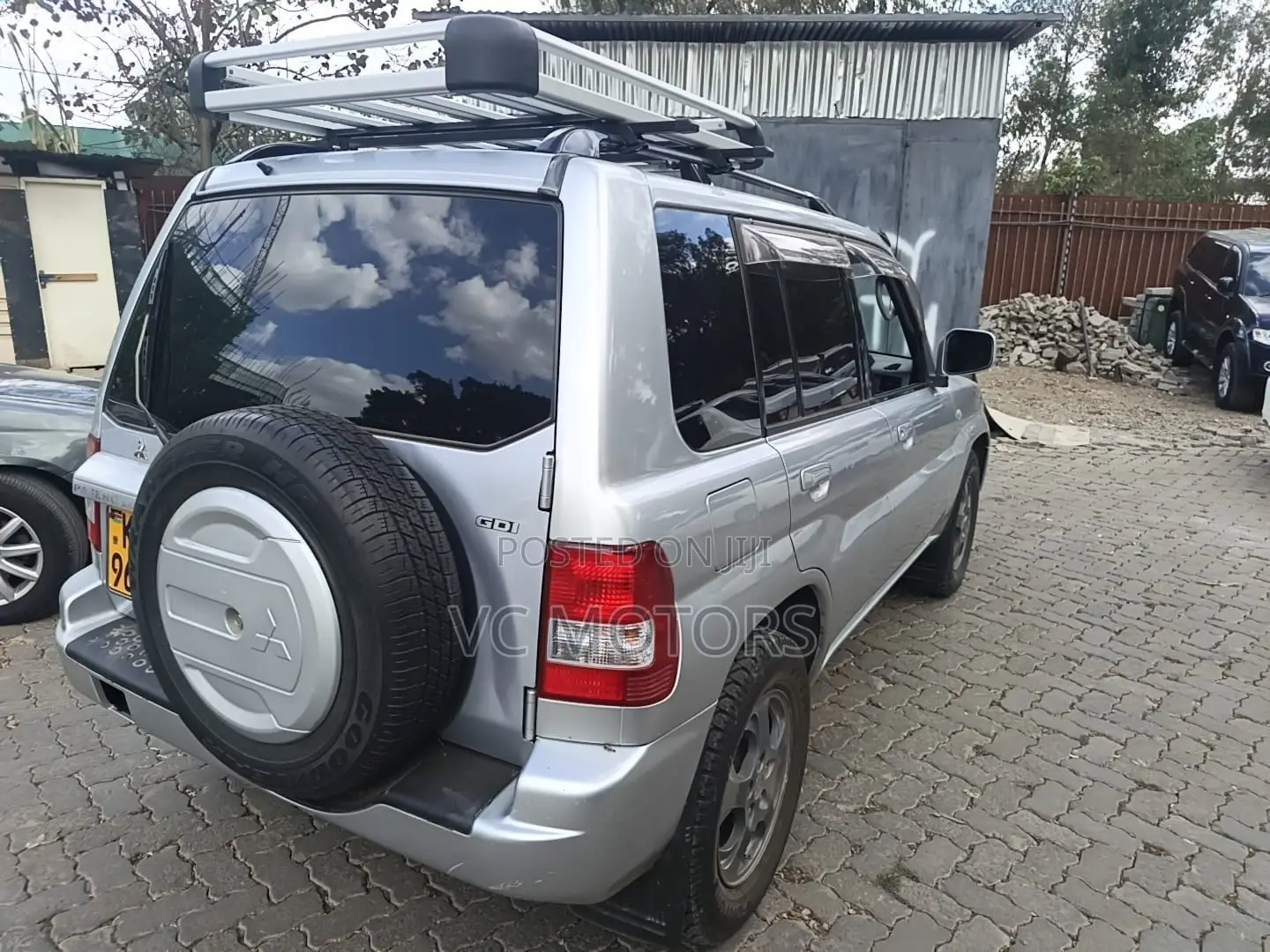 Mitsubishi Pajero IO 2004