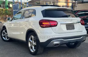 Mercedes-Benz GLA-Class 2019 White