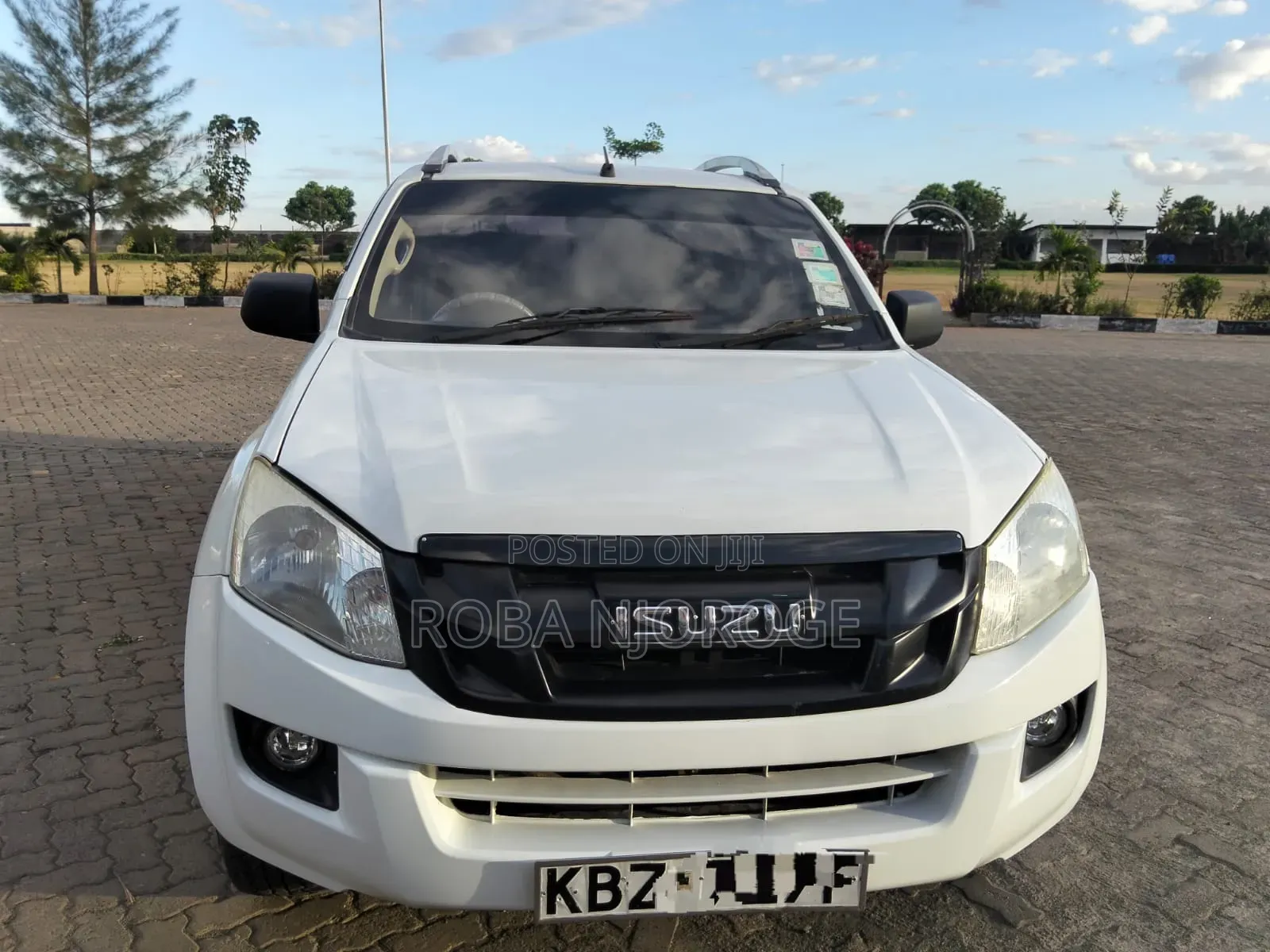 Isuzu D-MAX 2013 White