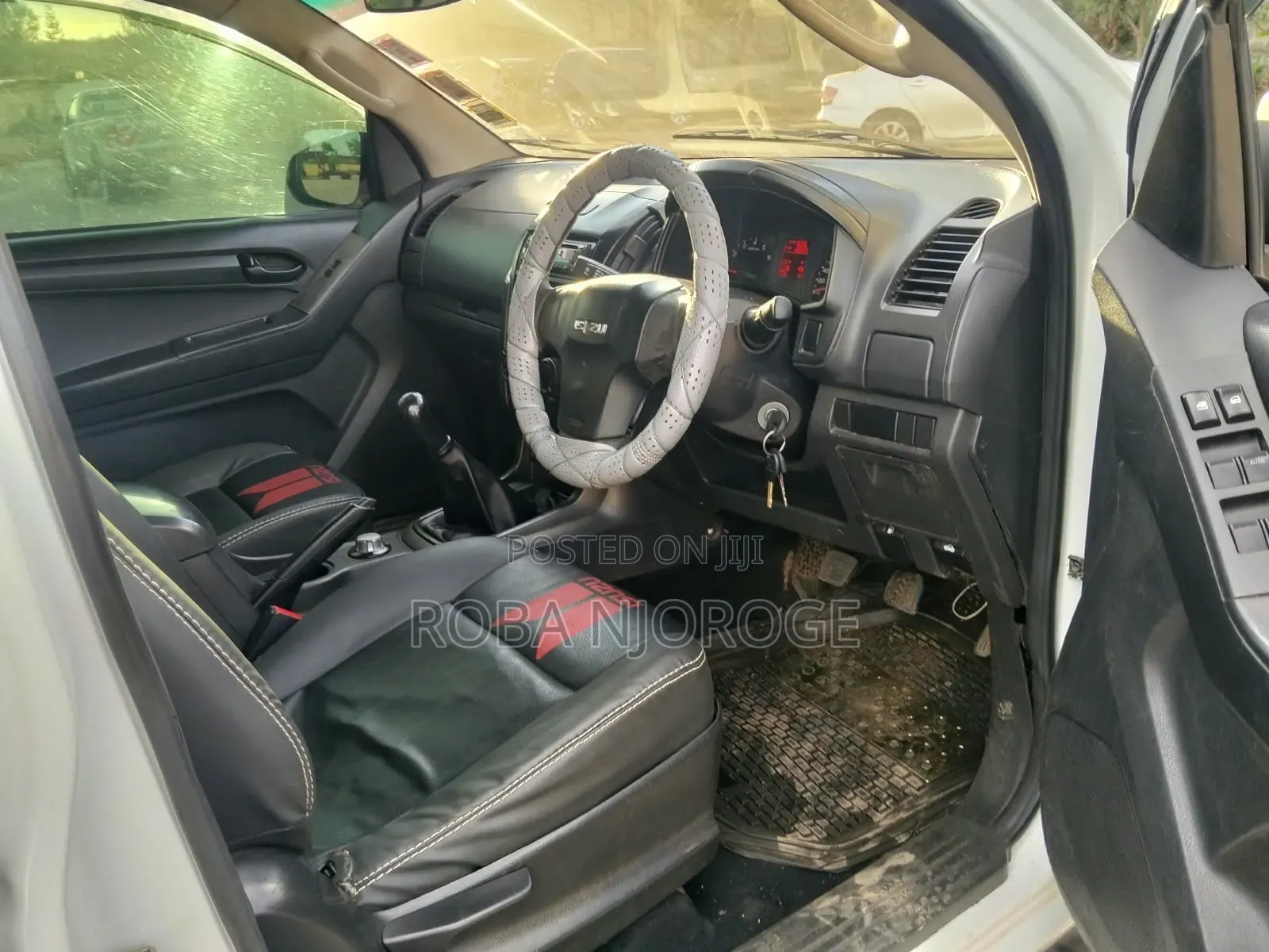 Isuzu D-MAX 2013 White
