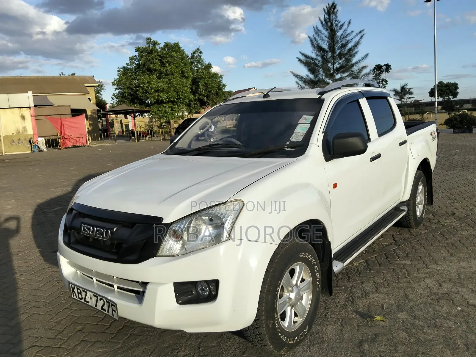 Isuzu D-MAX 2013 White