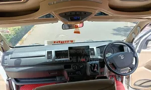 Toyota HiAce 2020 White