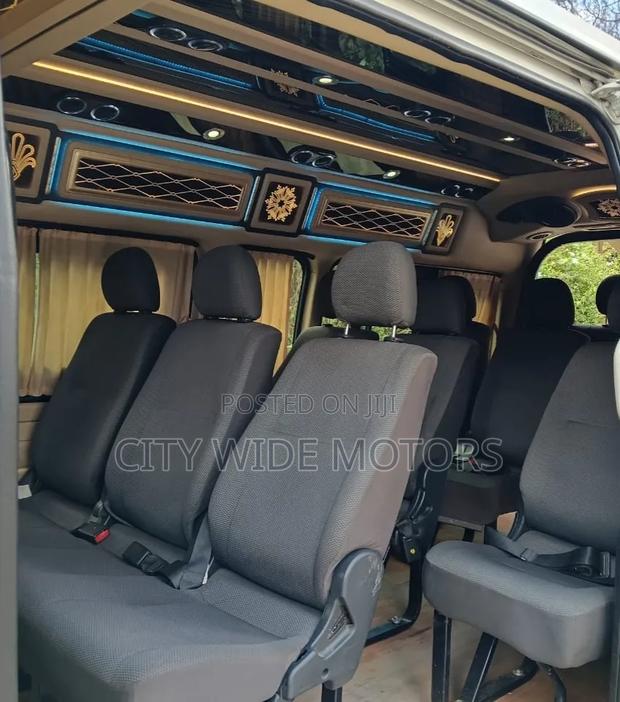 Toyota HiAce 2020 White - thumbnail 6