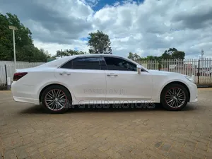Toyota Crown 2013 White