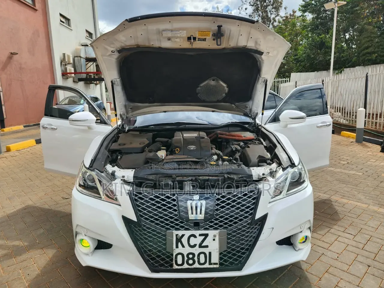 Toyota Crown 2013 White