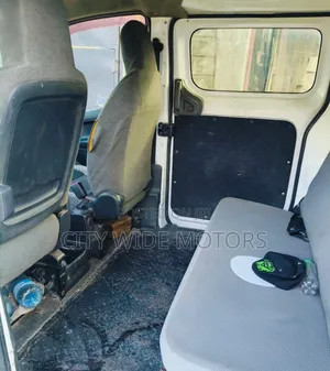 Nissan NV200 2011 White
