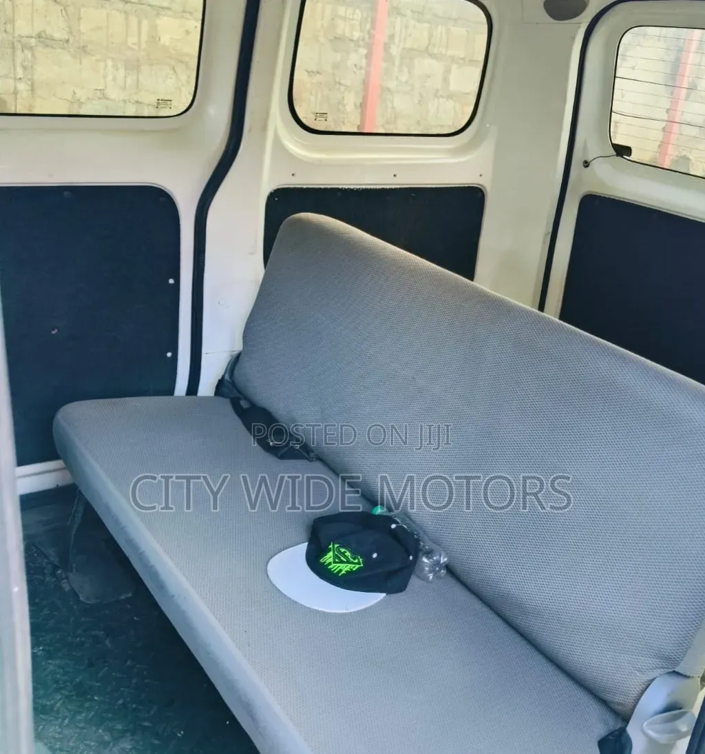 Nissan NV200 2011 White