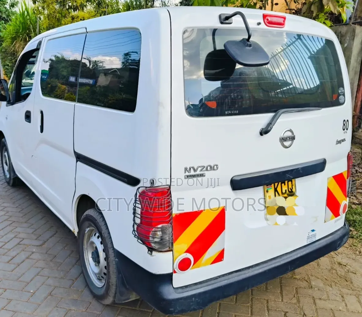 Nissan NV200 2011 White