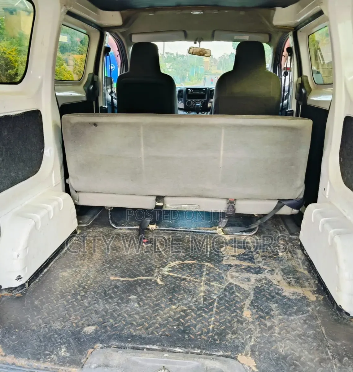 Nissan NV200 2011 White