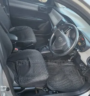 Toyota Axio 2014 Silver