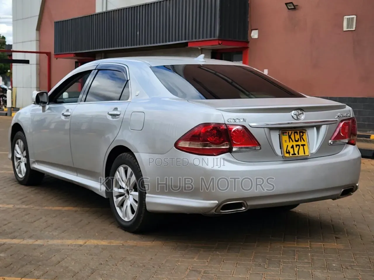Toyota Crown 2011 Silver