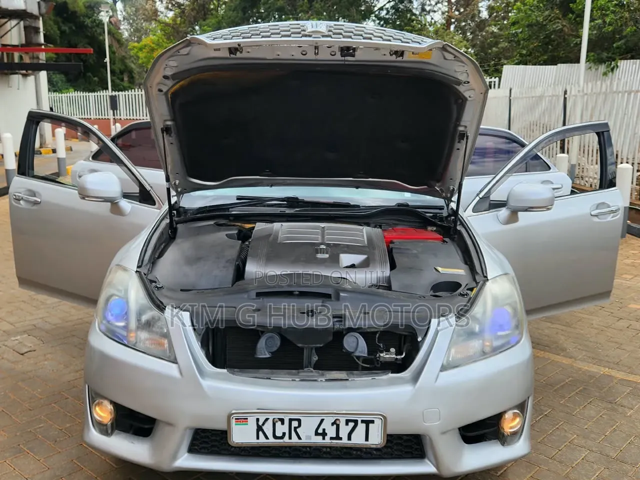 Toyota Crown 2011 Silver