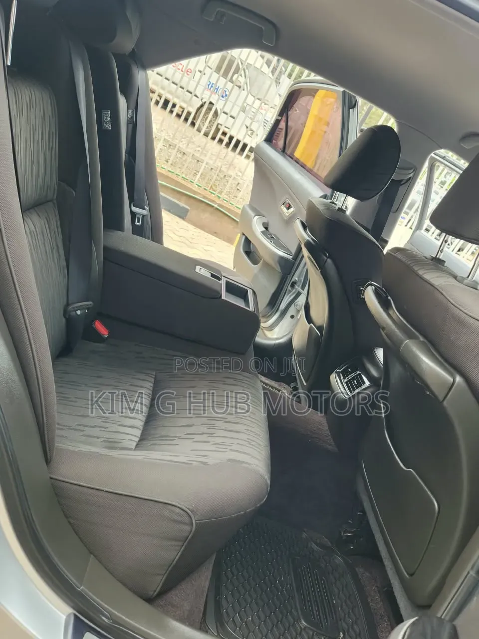 Toyota Crown 2011 Silver