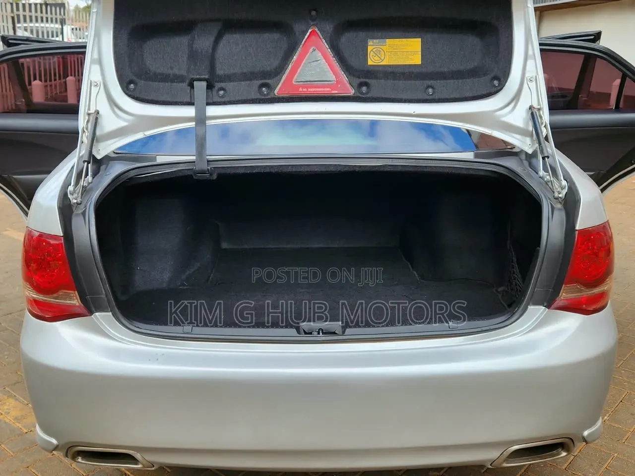 Toyota Crown 2011 Silver
