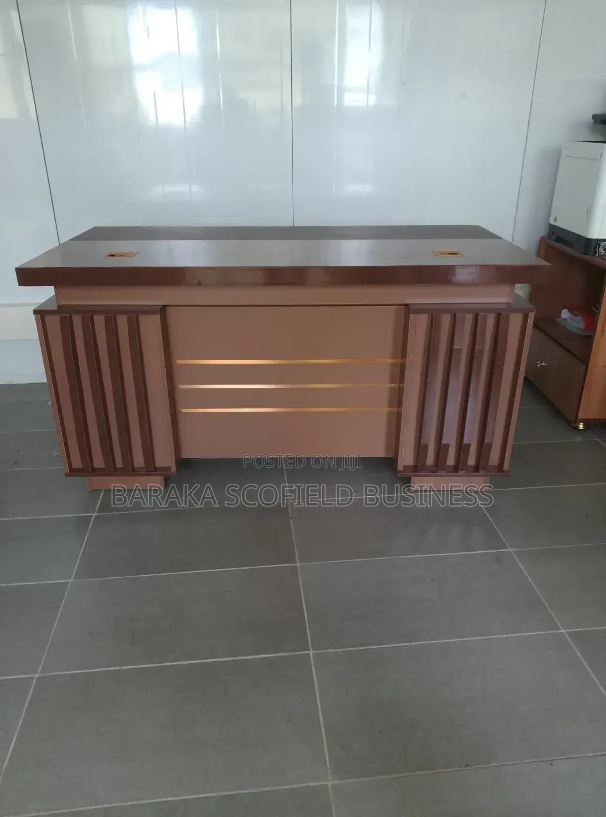 1.4M Modern Executive Office Desk