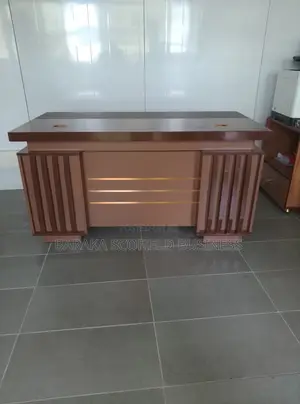 1.4M Modern Executive Office Desk
