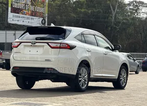 Toyota Harrier 2.0 2019 White