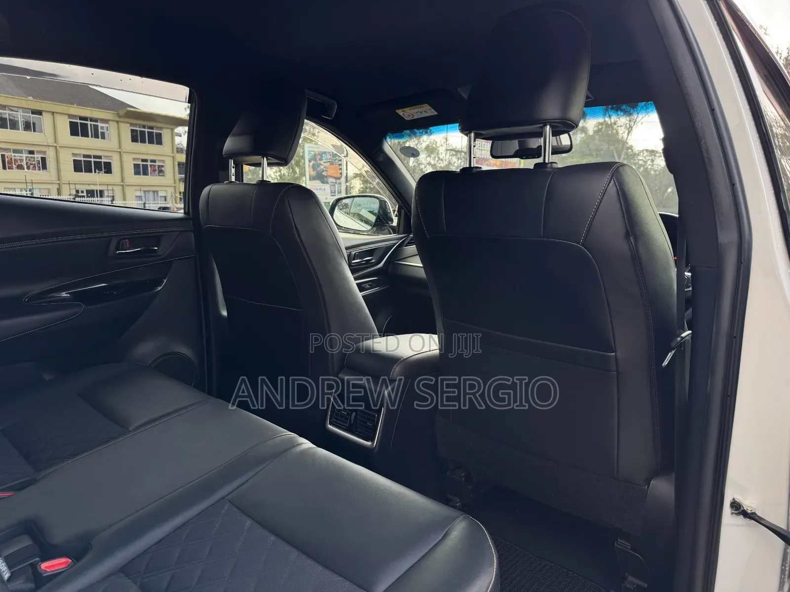 Toyota Harrier 2.0 2019 White