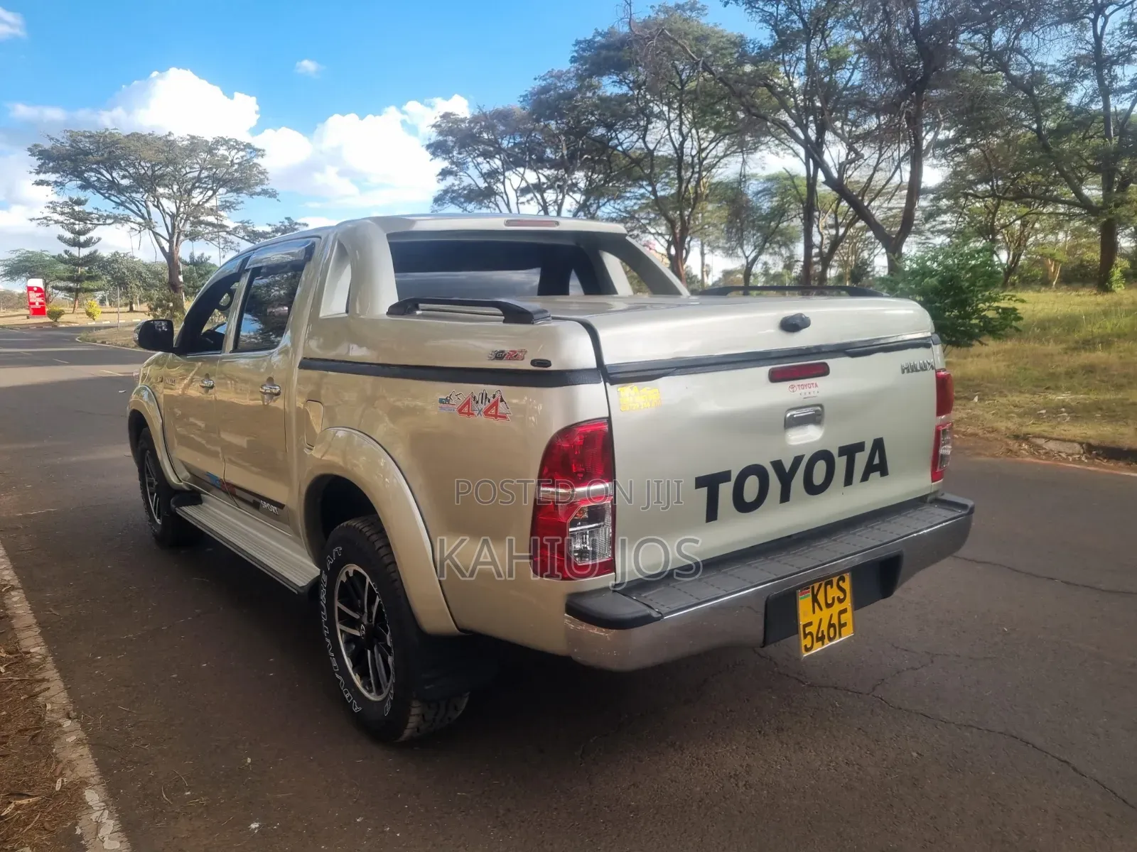 Toyota Hilux 2012 Gray