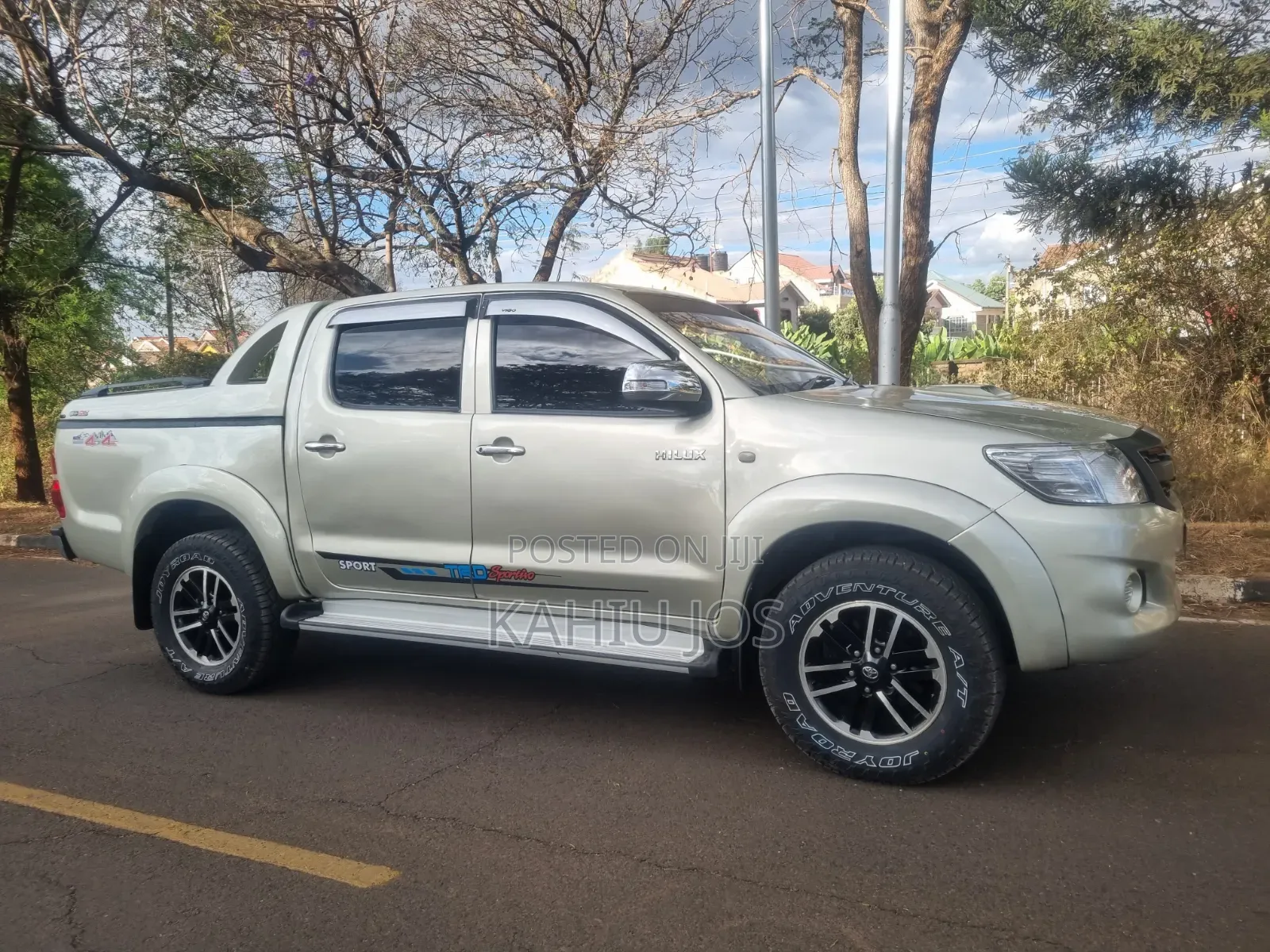Toyota Hilux 2012 Gray