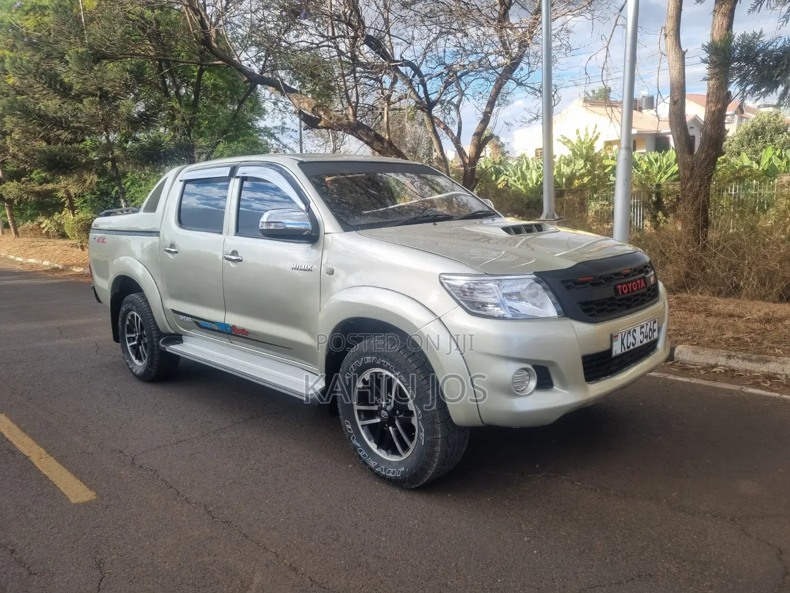Toyota Hilux 2012 Gray