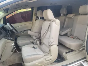 Toyota ISIS 2009 White