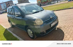 Toyota Sienta 1.5 FWD 2010 Gray