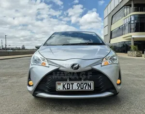 Toyota Vitz 1.3 FWD 5dr 2019 Silver