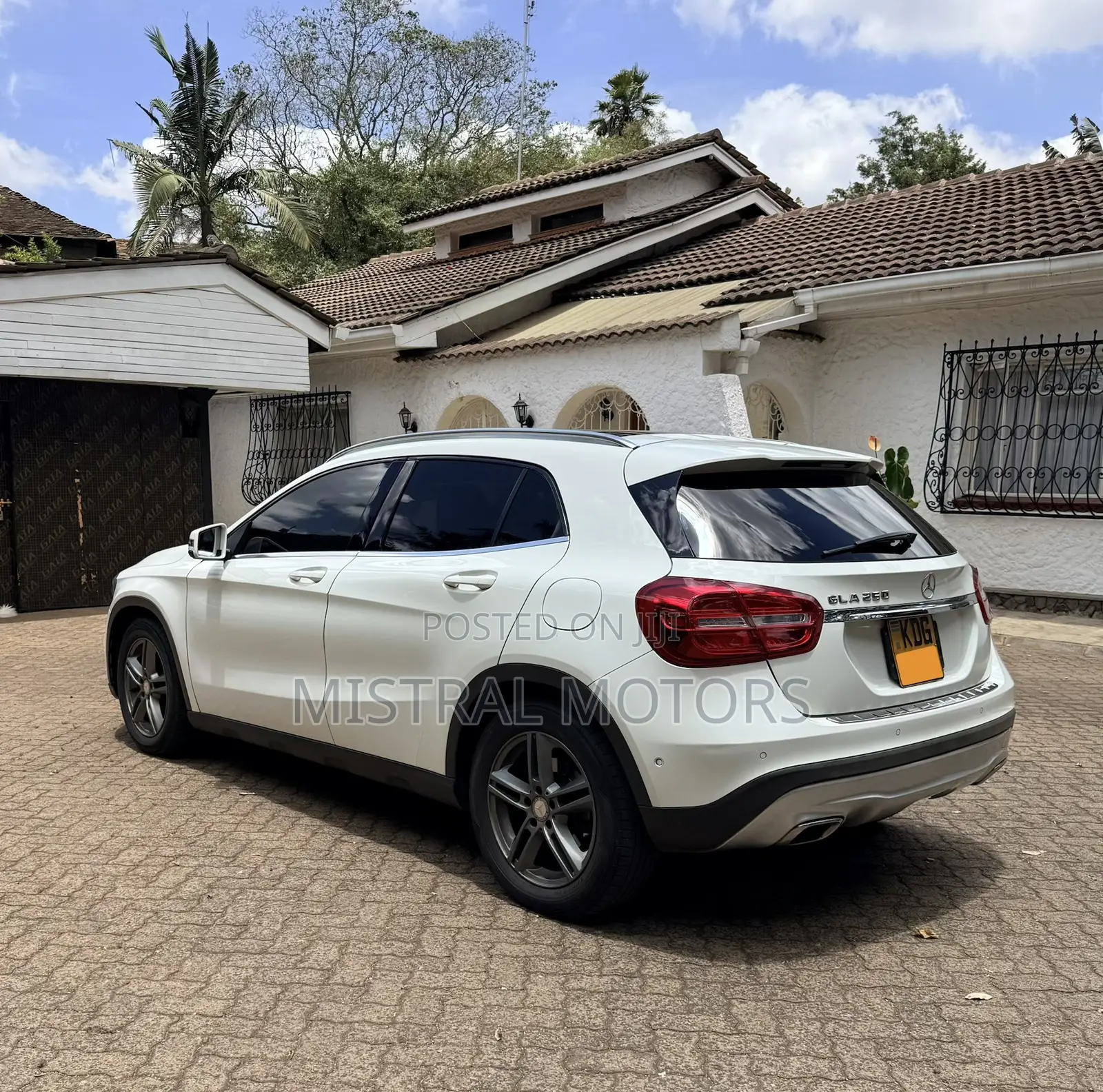 Mercedes-Benz GLA 250 2016 White