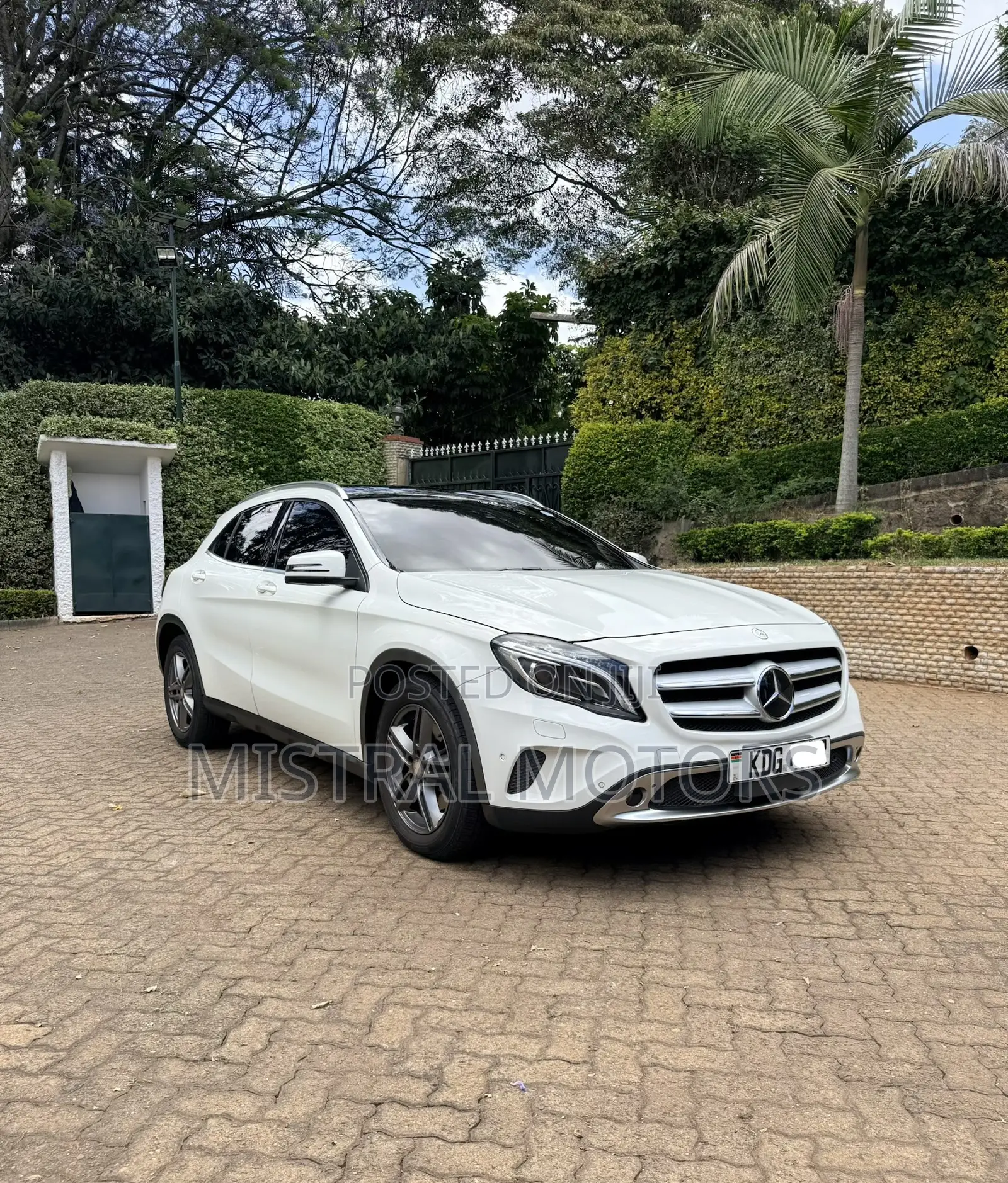 Mercedes-Benz GLA 250 2016 White