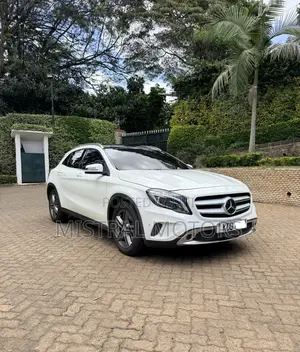 Mercedes-Benz GLA 250 2016 White