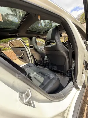 Mercedes-Benz GLA 250 2016 White
