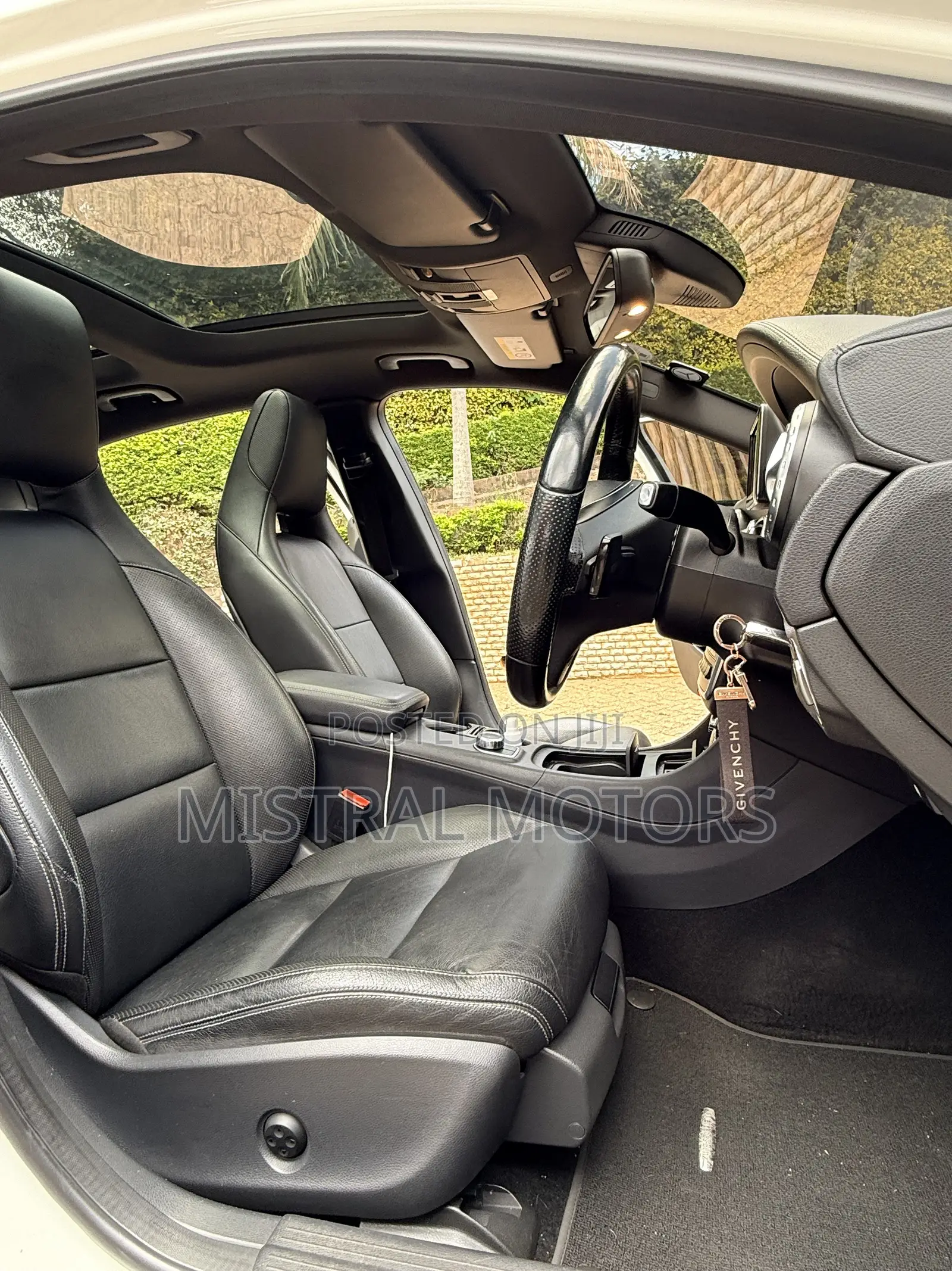 Mercedes-Benz GLA 250 2016 White