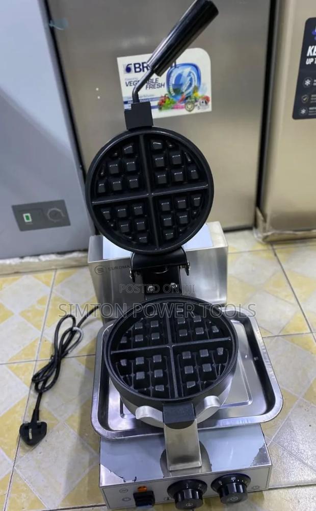 Commercial Double Round Rotation Waffle Maker - main view