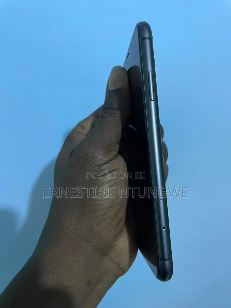 Apple iPhone 11 64 GB Black