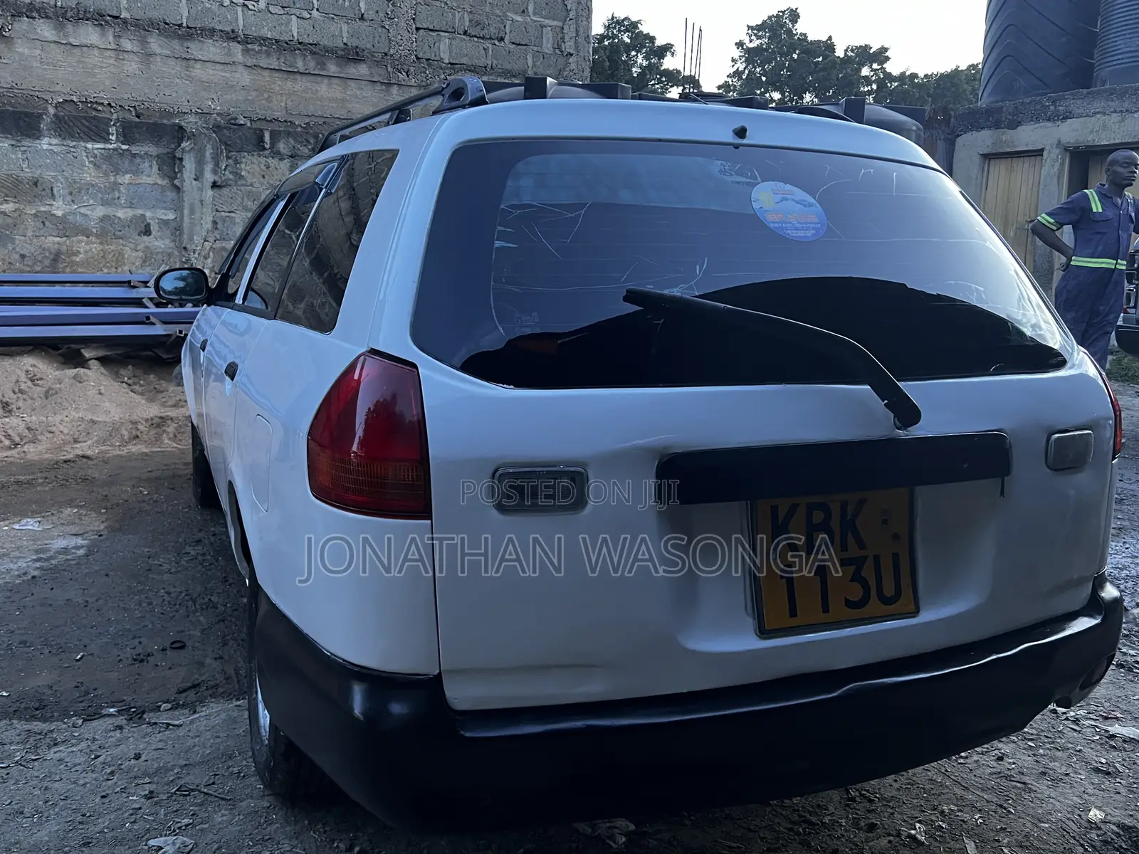 Nissan Advan 2004 White