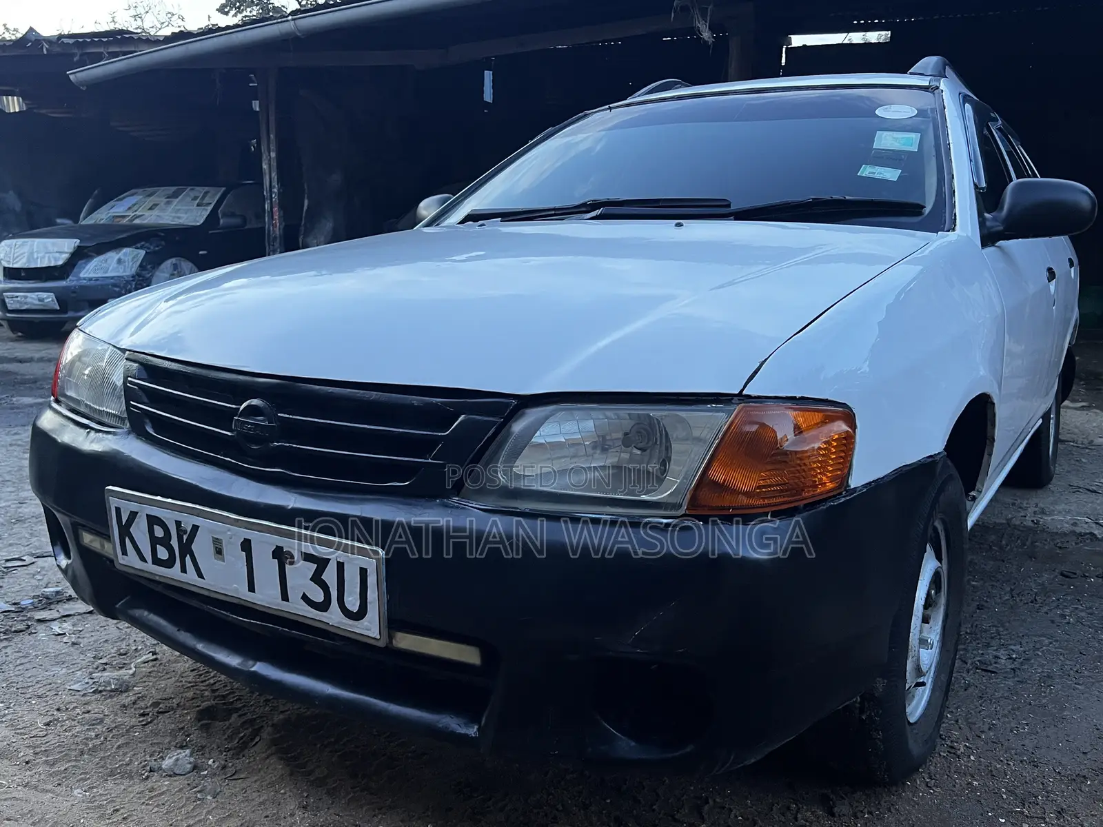 Nissan Advan 2004 White