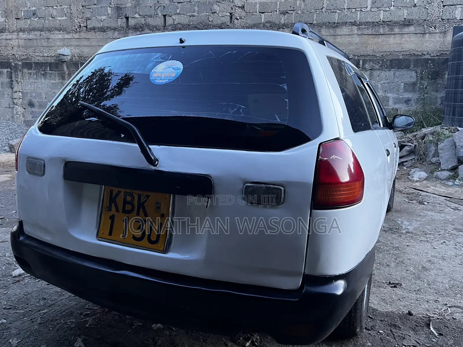 Nissan Advan 2004 White