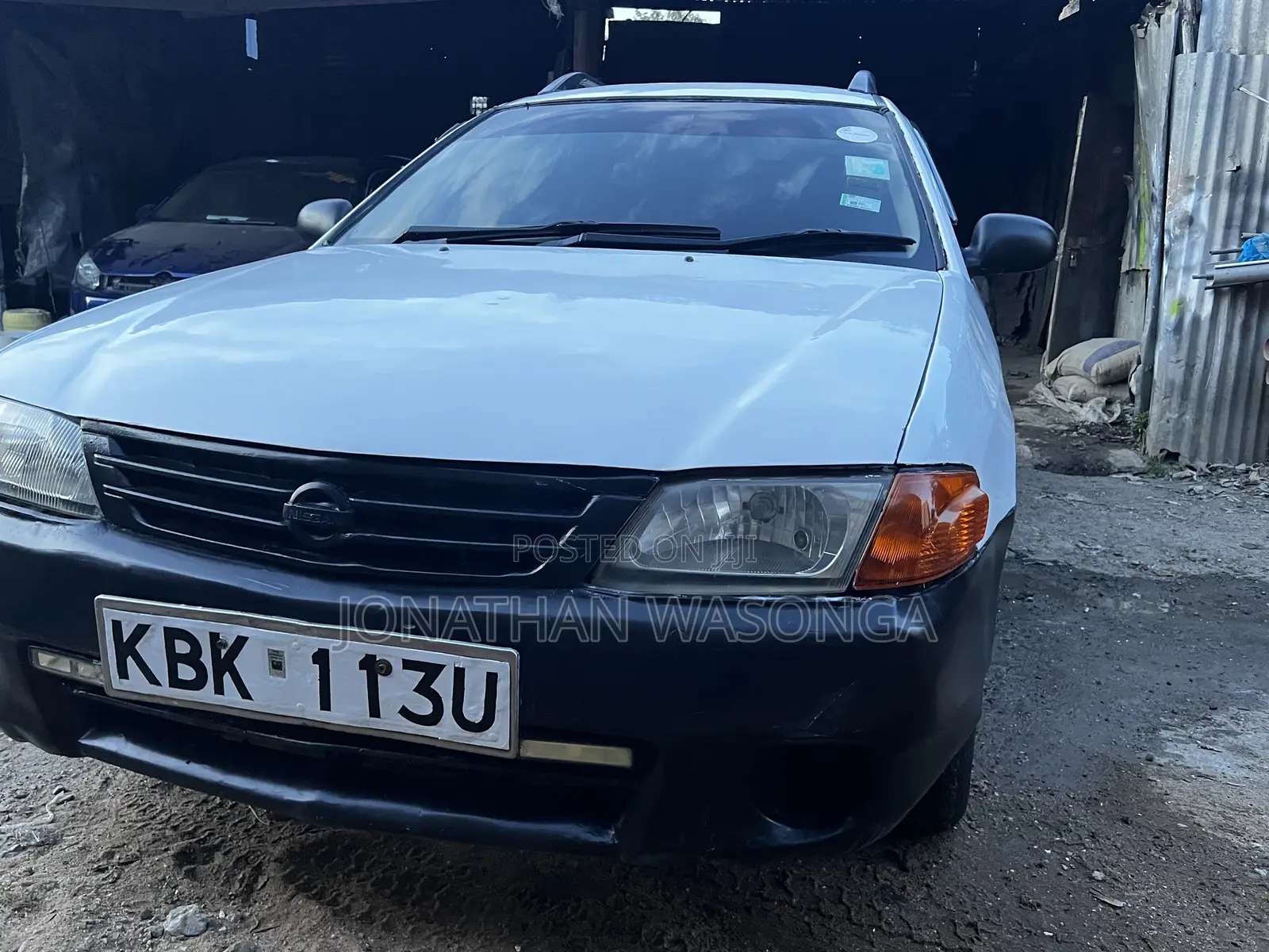 Nissan Advan 2004 White