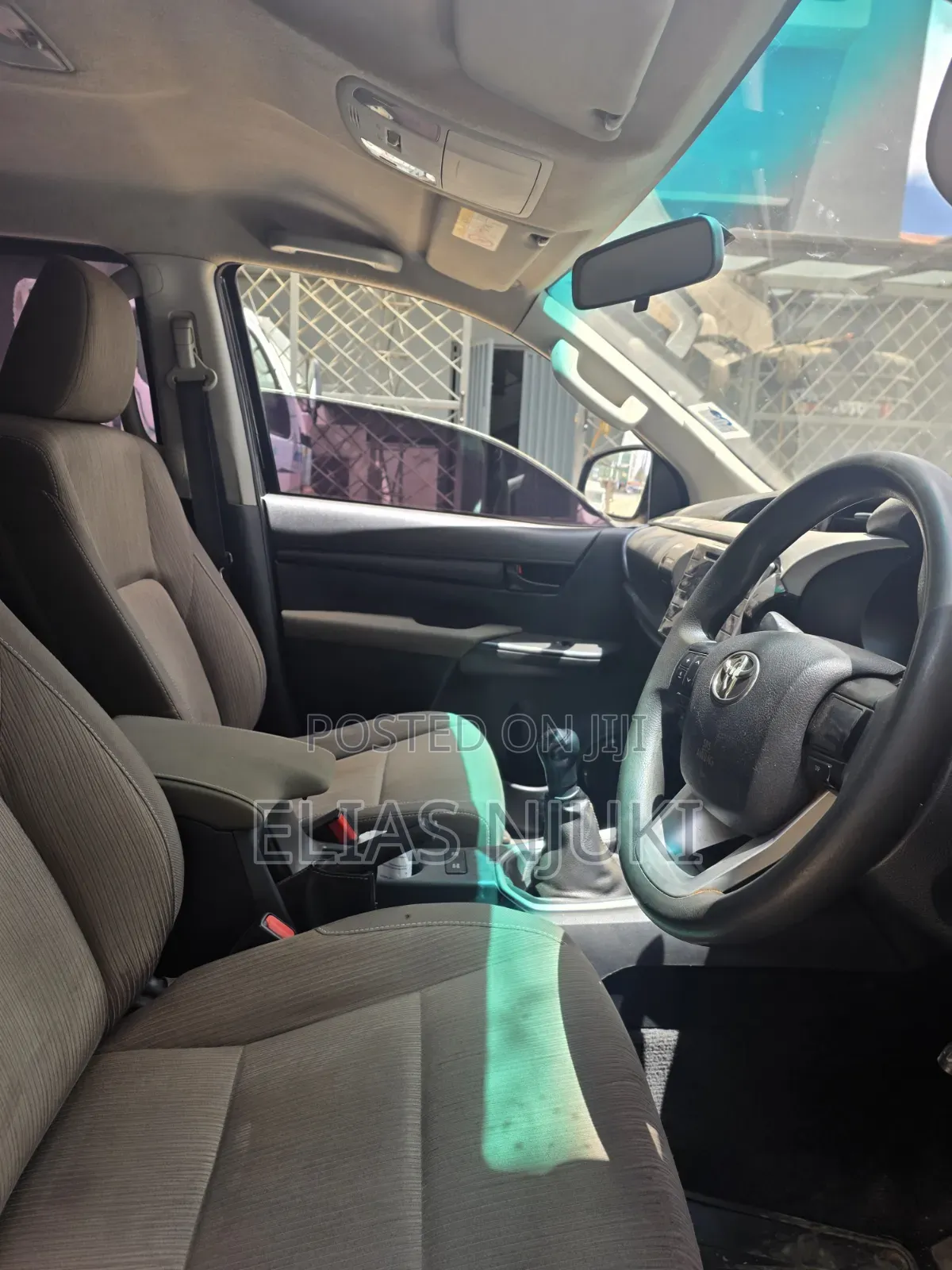 Toyota Hilux 2016 Black