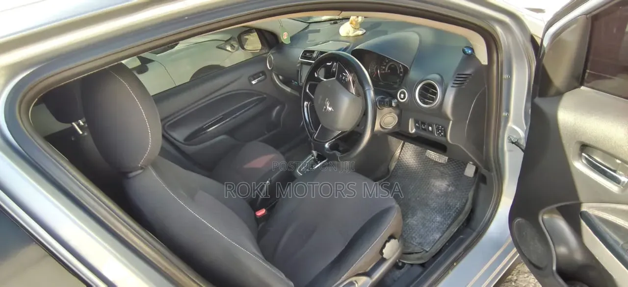 Mitsubishi Mirage 2017 Silver