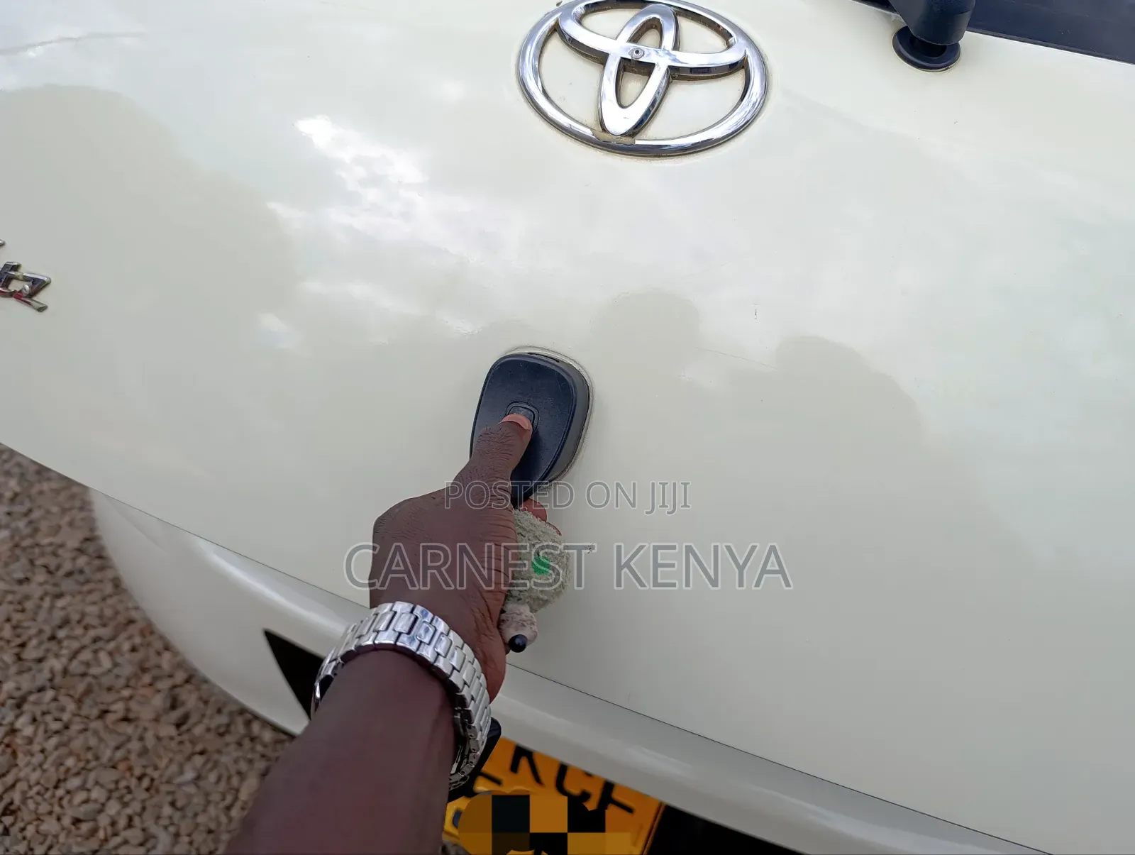 Toyota Vitz 2008 White