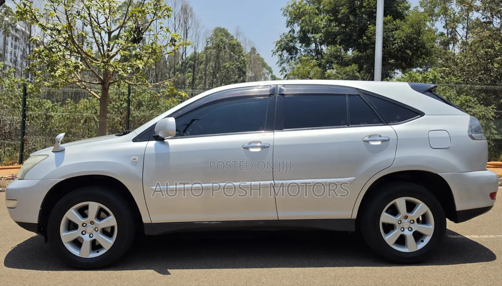 Toyota Harrier 2010